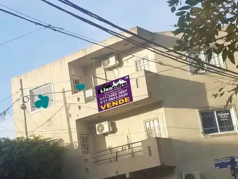 Departamento  semipiso de 2 ambientes con balcon al frente bajas expensas APTO CREDITO
