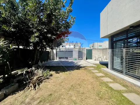 PH INDEPENDIENTE 2 DORMITORIOS EN VENTA, LA PLATA