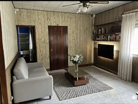 Casa 5 ambientes con 1 baño