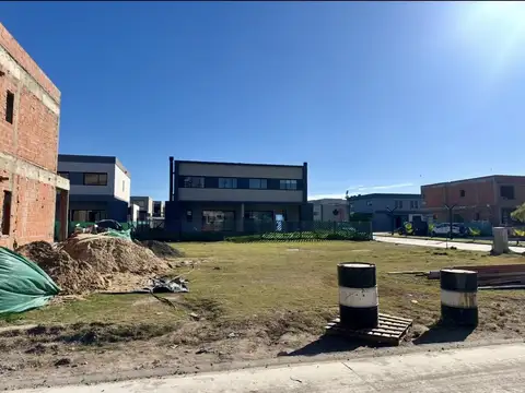 Terreno en Venta 15  mts Frente