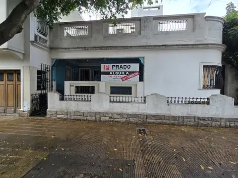 Casa en alquiler, para uso comercial, en Lanús Oeste