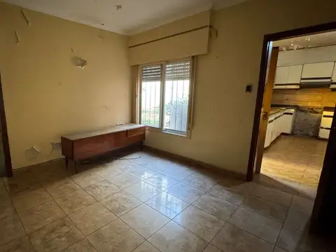 CASA DE 3 DORMITORIOS EN DOS PLANTAS QUILMES