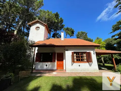 Casa en venta - 3 Dormitorios 2 Baños - 511mts2 - Valeria del Mar