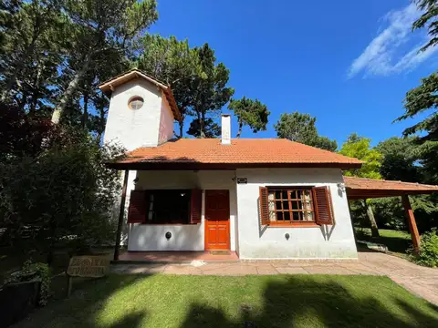 Casa en venta - 3 Dormitorios 2 Baños - 511mts2 - Valeria del Mar