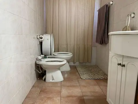 Casa en venta - 3 Dormitorios 2 Baños - 511mts2 - Cariló