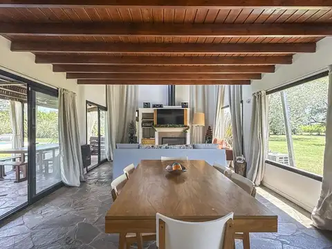 Casa 3 ambientes con 2 baños