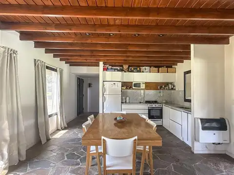 Casa en Venta con 3 cocheras