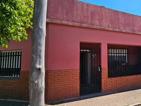 Casa en venta en El Palomar  R FALCON ESQ BULNES