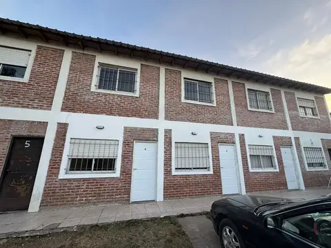 Depto Tipo Casa en Alquiler de 3 ambientes
