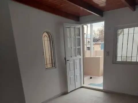 Depto Tipo Casa en Alquiler de Monoambiente
