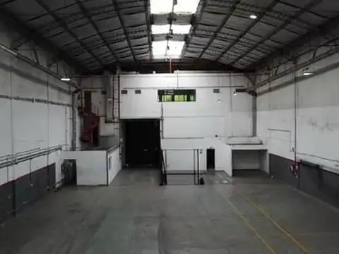 OPORTUNIDAD VENTA GALPON CON OFICINAS CHACARITA CABA