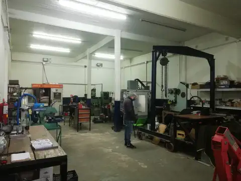 Galpon en Venta 8,25  mts Frente