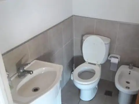 Excelente estado y ubicación balcón financiacion propia