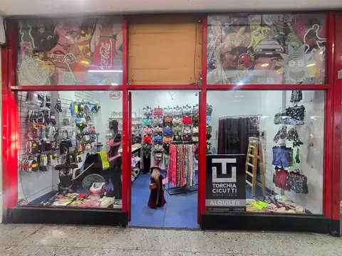 Local en Lomas de Zamora sobre laprida al 200