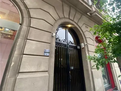 Libertad 1600, Piso 1