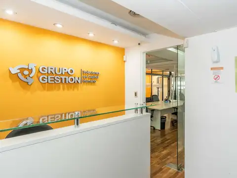 Oficina 8 ambientes con 5 baños