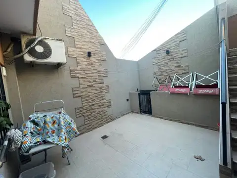 Deptartamento con local en venta en plena zona comercial Villa Lugano