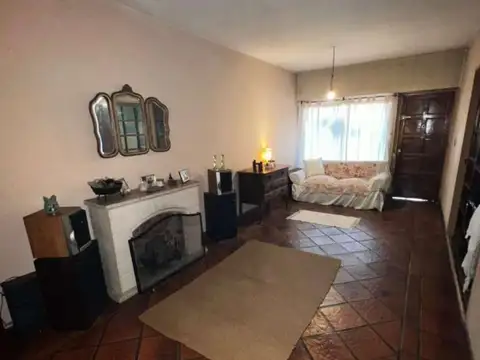 VILLA SARMIENTO -  HAEDO - SOLIDO DUPLEX  4 AMBIENTES + PARQUE  