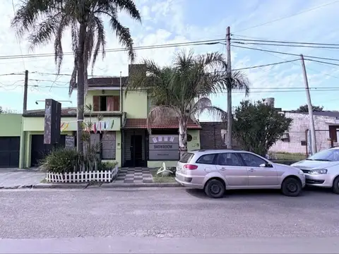 Casa 3 dorm + 2 locales + pileta cub., paraná