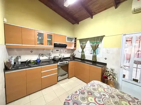Casa 3 ambientes con 1 baño