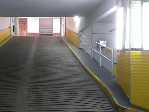 Cochera Fija en Venta en Microcentro