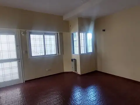 Depto Tipo Casa en Venta en Olivos, USD 115.000