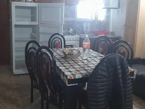 Casa 6 ambientes con 3 baños
