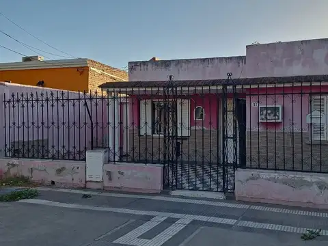 Venta casa a refaccionar zona Aguirre y Libertad