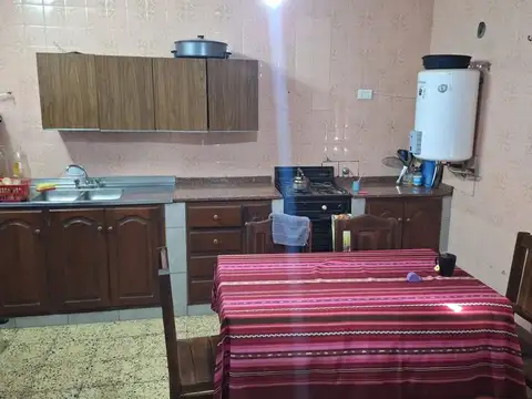 Venta casa a refaccionar zona Aguirre y Libertad