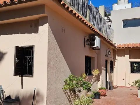 Villa Devoto. Casa 4 ambientes con jardín. Alquiler temporario.