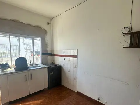 Departamento de 2 ambientes Sarandi
