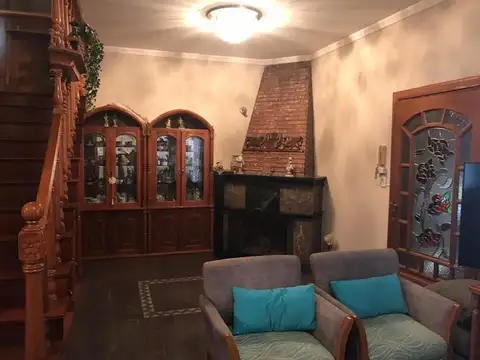 Casa en Venta con 4 cocheras