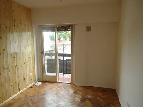Pasaje Casco 200, Piso 2