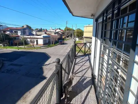 Venta de Departamento 1° piso c/ cochera, terraza y parrilla ? El Palomar