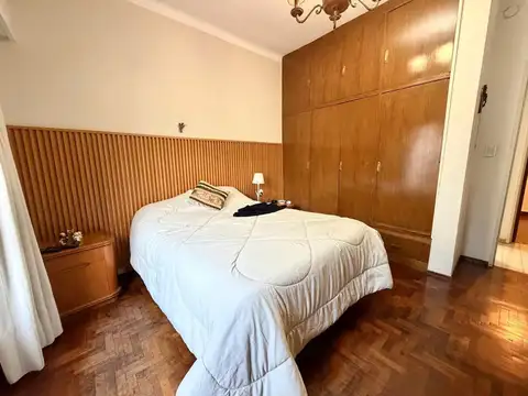 Casa en Alquiler con 1 cochera
