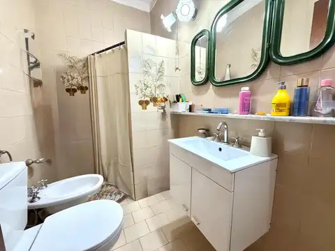 Chalet 3 ambientes en planta baja con cochera