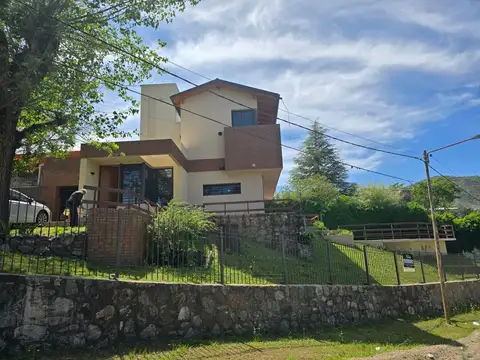 Casa Amoblada En Venta Playas De Oro. Praga 3000