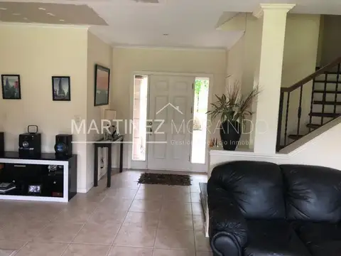 Casa 4 ambientes con 3 baños