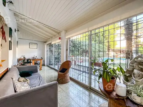 Casa en Venta con 1 cochera