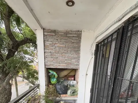 Departamento tipo dùplex  2 DORMITORIOS. Escuchan ofertas
