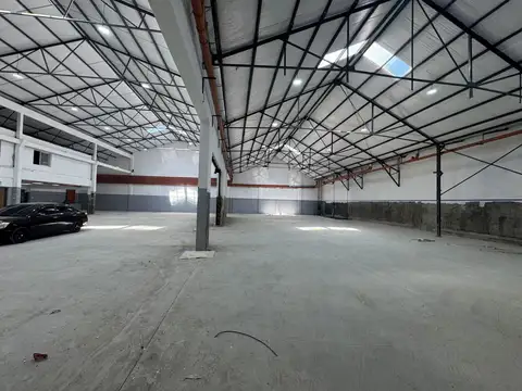 ESPECTACULAR DEPOSITO O GALPON EN LA BOCA