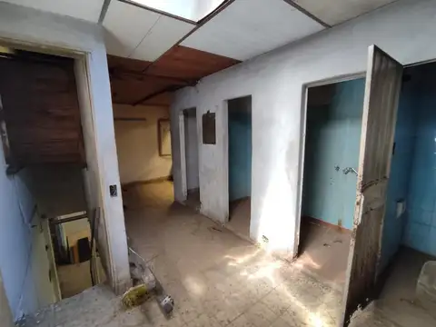 Galpón 330m2 s/Lote 8,66x29; Gas Industrial y Fza. Motriz (Falta medidor) ex Galvanoplastia