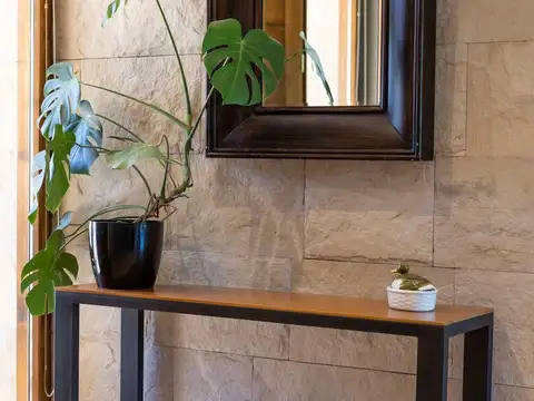 Casa en Alquiler con 2 cocheras