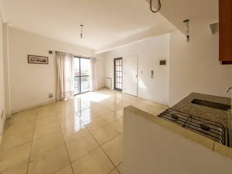 Alquiler: Depto 2 AMB con balcón en Floresta (Rafaela al 3800)