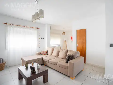 Departamento 5 ambientes con 3 baños