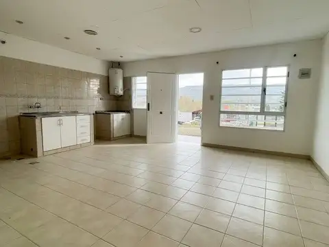 4 Deptos, Venta. B° Tres Pinos  Giraudo 806