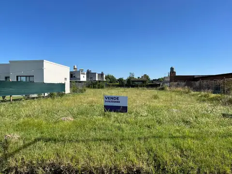 VENTA- Lote comercial de 652 m2 sobre Boulevard. Funes Norte