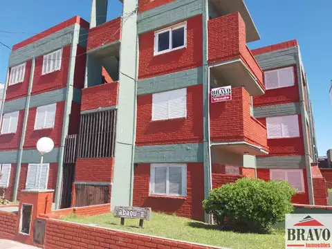 En venta Departamento 3 amb. frente al mar c/ cochera en Zona Centro