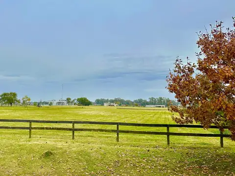 Venta Chacra en Chacras de la Trinidad Polo y Country Club 5000 m2