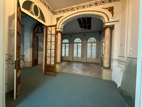 Casa 8 ambientes con 3 baños